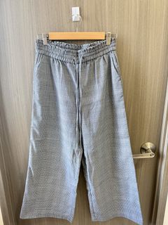 (Category: ) located in . Submitted by ktyyycloset (Listing ID 1467445485, Image 1). Description: .