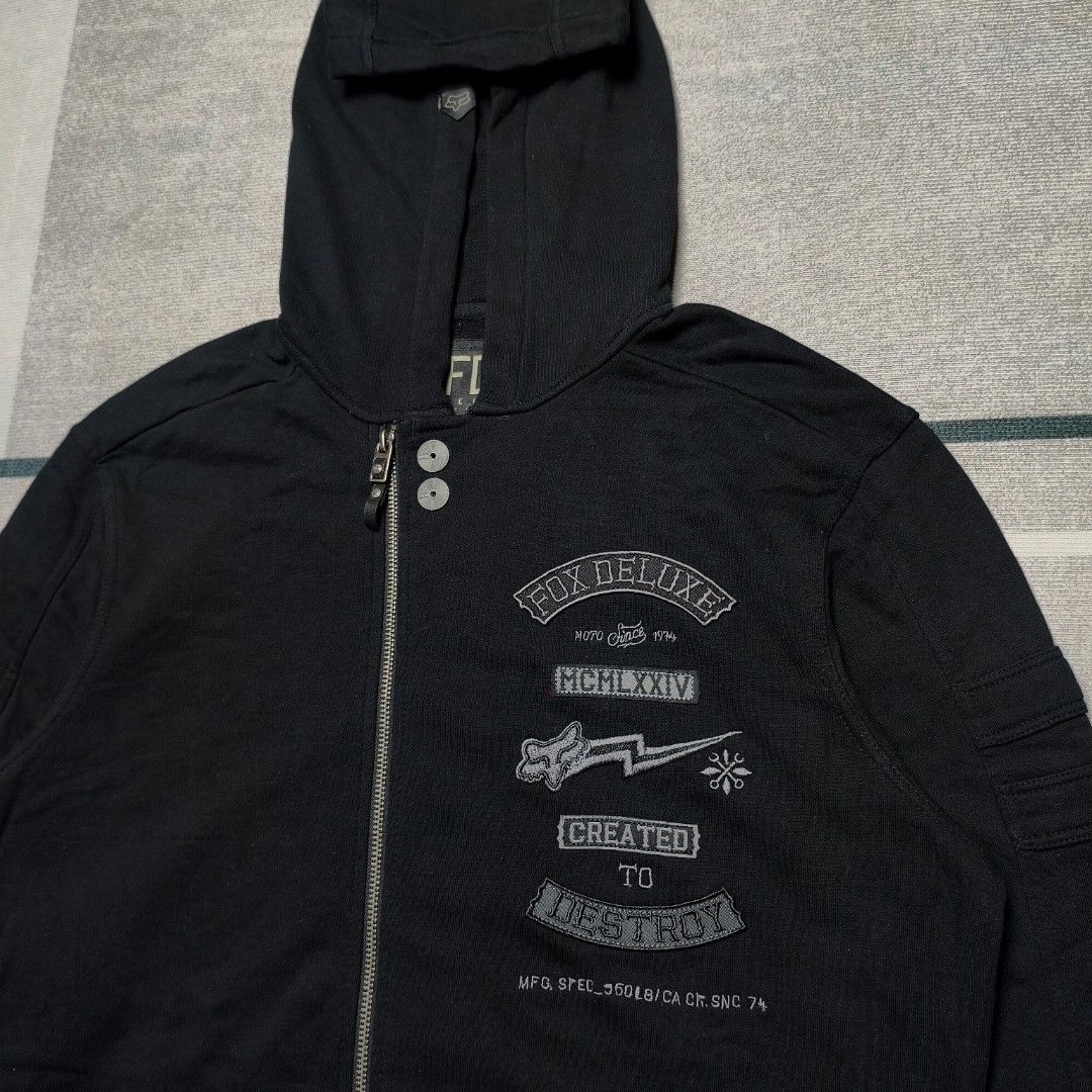 Fox Racing Axel Zip Hoodie (Category: Coats, Jackets and Outerwear) located in Bulacan. Submitted by yakunimonkey (Listing ID 1467373195, Image 2). Description: Fox Racing Axel Zip Hoodie Large / 22.5x29 Heavy Cotton Good as new ₱999 +SF SJDM, Bulacan📍.