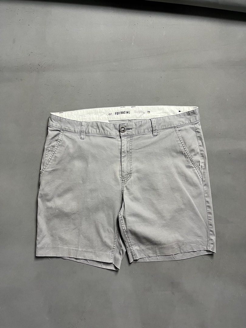 FOX WALKSHORT (Category: Shorts) located in Quezon City. Submitted by kentstuff (Listing ID 1467520030, Image 1). Description: FOX WALKSHORT Waist: 40-41 Length: 18.5 Leg opening: 12 Condition: Excellent CR: 9/10 Issue: paint stain DISCLAIMER: This is a thrifted item. All brands, logos, and trademarks belong to their rightful owners. We’re here to rehome great pieces — no brand affiliation intended.