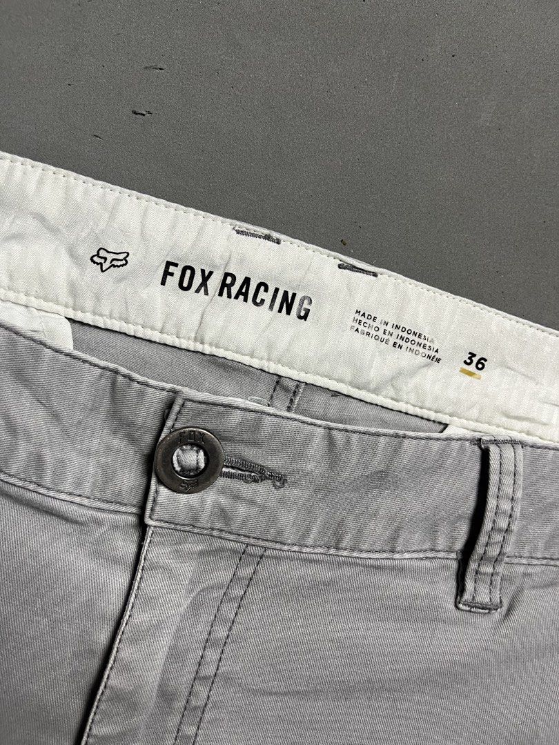 FOX WALKSHORT (Category: Shorts) located in Quezon City. Submitted by kentstuff (Listing ID 1467520030, Image 3). Description: FOX WALKSHORT Waist: 40-41 Length: 18.5 Leg opening: 12 Condition: Excellent CR: 9/10 Issue: paint stain DISCLAIMER: This is a thrifted item. All brands, logos, and trademarks belong to their rightful owners. We’re here to rehome great pieces — no brand affiliation intended.