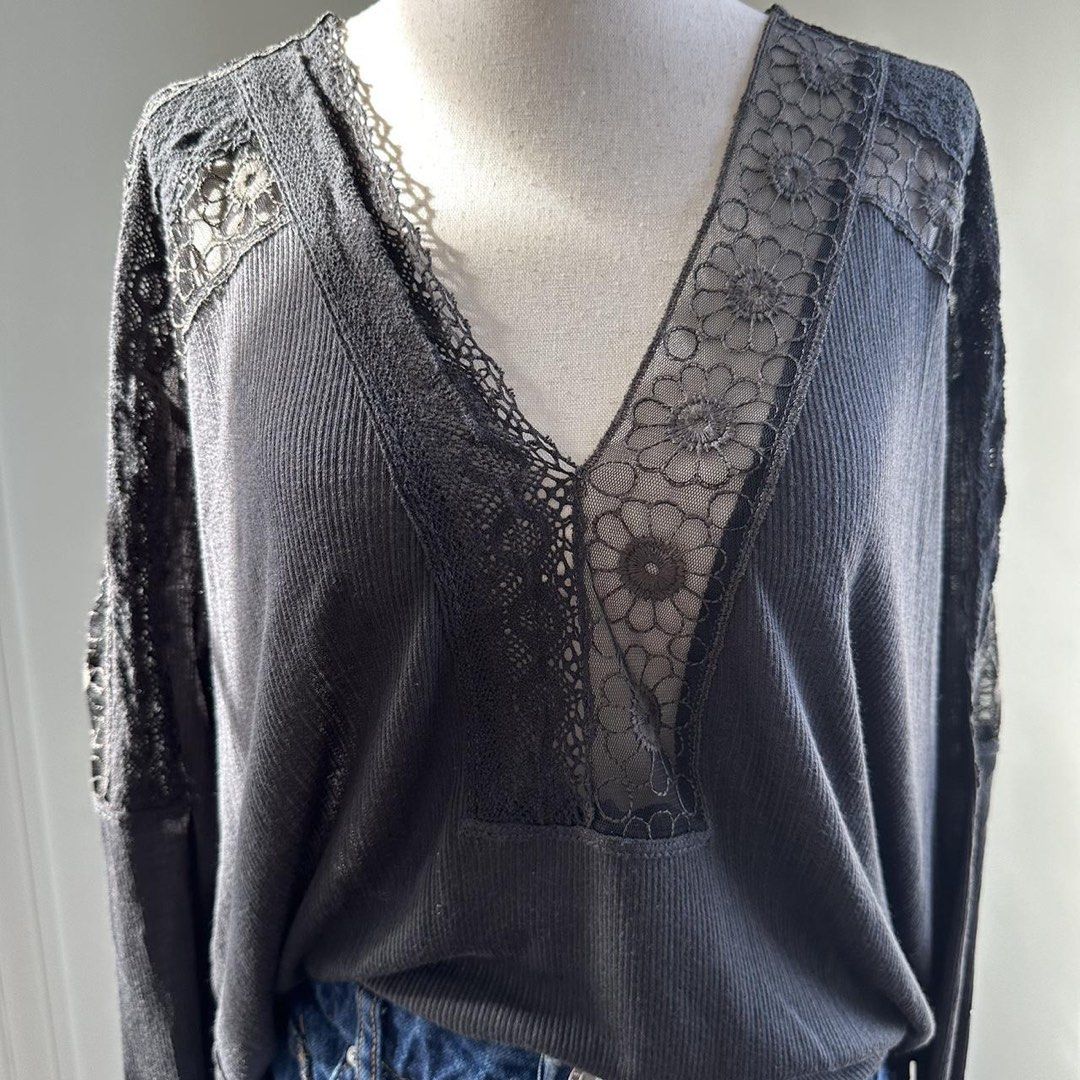 Free people rugged lace trim whimsy top (Category: Longsleeves) located in Baguio. Submitted by thecloset.bg (Listing ID 1467547866, Image 2). Description: FREE PEOPLE Lola Lace Trim Long Sleeve Tunic in Washed Black Love this FP top with 2 different lace trims! So perfectly boho and edgy! This top features an elaborate lace trim, v-neck, mesh and lace trim throughout, round bottom hem, side slits at the bottom, and dropped raglan sleeves. Pair t