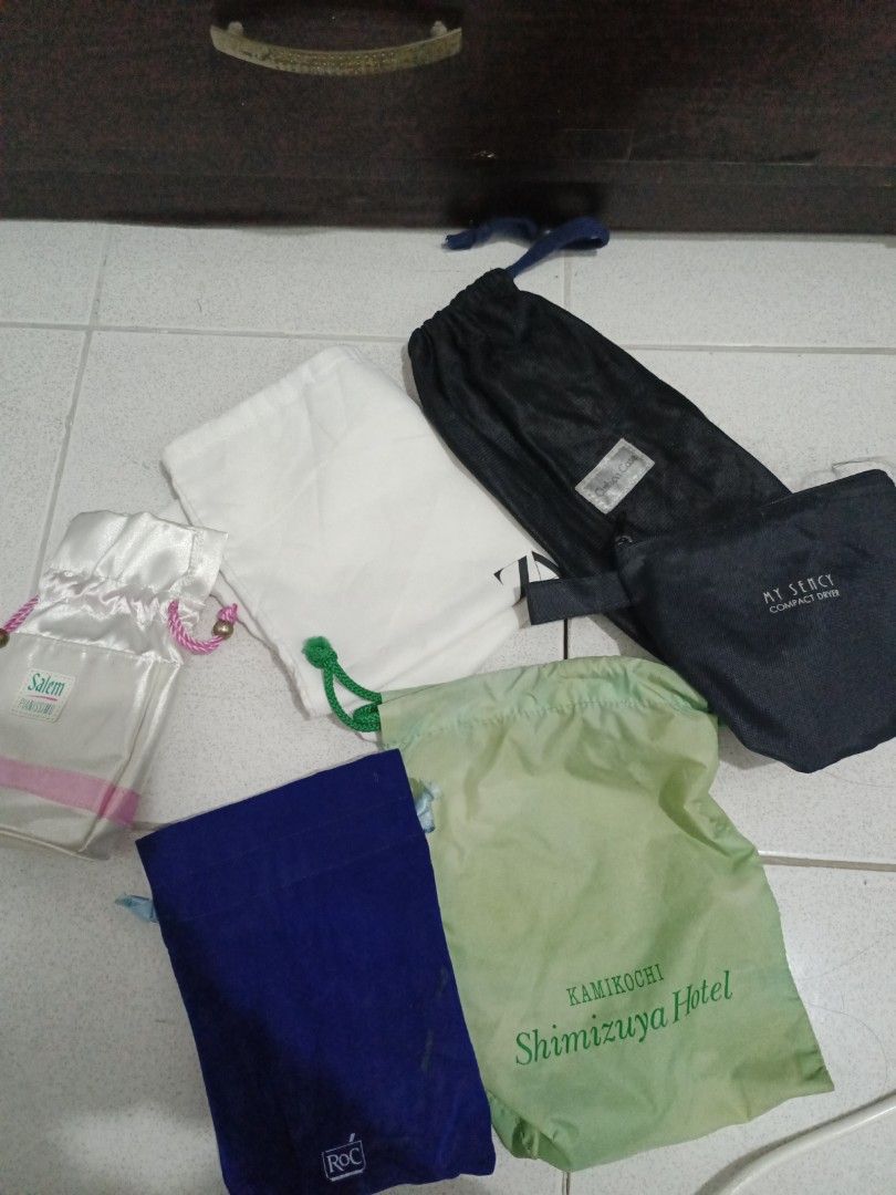 FREE Take All Pouch (Category: Purses & Pouches) located in Manila. Submitted by thearosete (Listing ID 1467561750, Image 1). Description: take all pouches shoulder sf only .