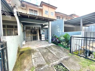 (Category: ) located in . Submitted by nadiahbintiabdrahim (Listing ID 1453607820, Image 1). Description: .
