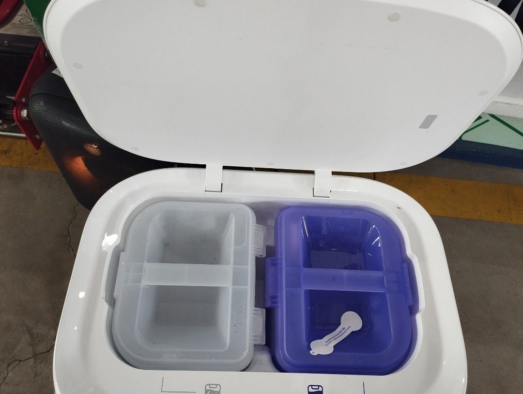 FREO ULTRA ROBOT VACUUM (Category: Vacuum Cleaner & Housekeeping) located in Caloocan City. Submitted by dhiony (Listing ID 1467397964, Image 3). Description: -FREO Z ULTRA -USED BUT IN GOOD CONDITION -W/BOX W/ACC -WITH WARRANTY.