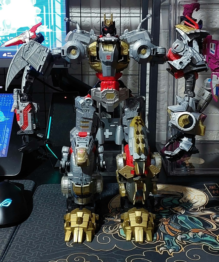 FS: POTP VOLCANICUS W/ PC-21 UPGRADE (NO BOX) (Category: Action & Battle Toys) located in Caloocan City. Submitted by javz_turla (Listing ID 1467565407, Image 1). Description: -Loose Dinobot Volcanicus -Accessories/Weapons included -Cards included -Hasbro brand, not KO RFS: Duplicate (already have another set) *Last Price already. Wala na pong tawad. *Payment first for lalamove delivery *MOP: GCash, Maya or LBC COP *Lalamove / SF to be shouldered
