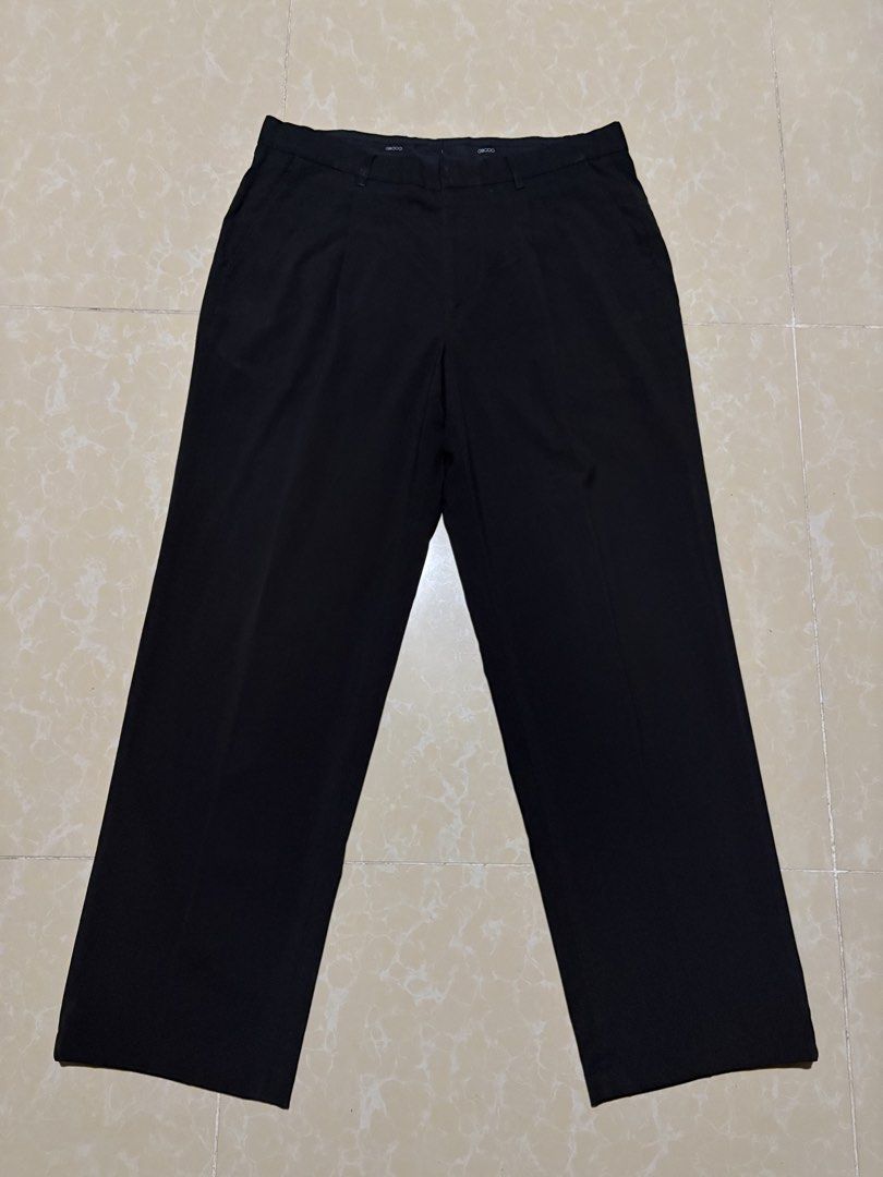 G2000 Pleated Wide Trouser (Category: Trousers) located in Batangas. Submitted by arbyyyyy (Listing ID 1467507501, Image 2). Description: G2000 Pleated Wide Trouser Black 35 on tag W: 35 in. L: 41 in. H: 9 in..