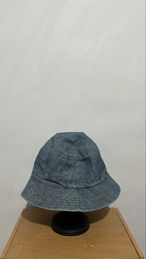 GAP Blue Denim Bucket Hat (Category: Hats & Beanies) located in Tarlac. Submitted by reyniiiboi (Listing ID 1467385018, Image 1). Description: Condition : 9/10.