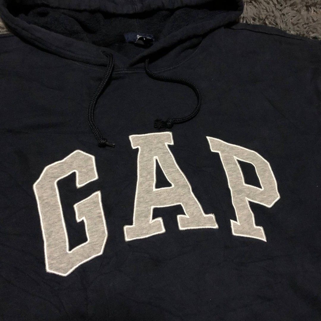 GAP Hoodie (Category: Activewear) located in Camiling. Submitted by thriftscape2024 (Listing ID 1467558437, Image 2). Description: Excellent Condition Color rate: 9/10 Issue: ❌❌❌ Dimes: W25xL27.