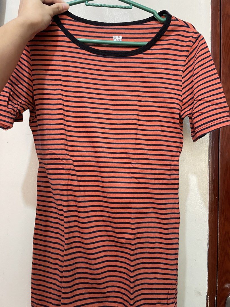 gap orange top (Category: Blouses) located in Quezon City. Submitted by leocurations (Listing ID 1467392352, Image 1). Description: xs to m.
