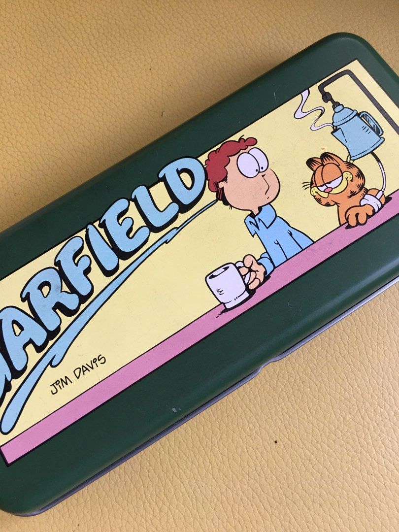 Garfield Metal Tin Pencil Case (Category: Looking For) located in Tarlac. Submitted by greatfindstrlc (Listing ID 1467426065, Image 3). Description: On print the copyright notice “Garfield” 1978 United Features Syndicate, Inc. Good well preserved condition…for an early 73’ barcode era..