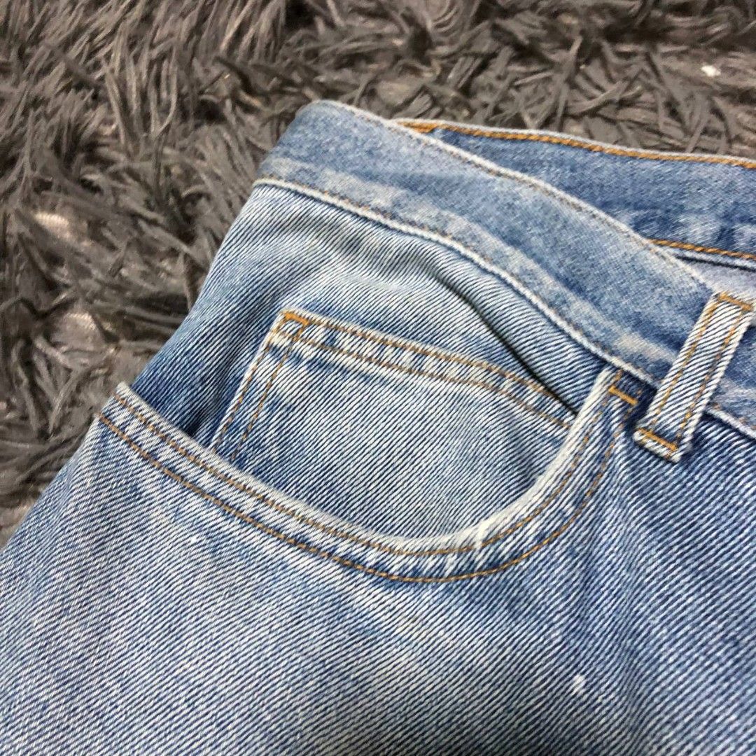 George Paint stain design Denim Pants (Category: Jeans) located in Camiling. Submitted by thriftscape2024 (Listing ID 1467466239, Image 3). Description: Excellent Condition Color rate: 9/10 Issue: ❌❌❌ W: 34 L: 41 Thigh: 13 Leg Opening: 9.