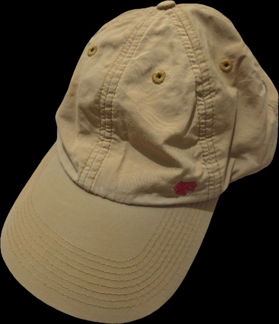 Giordano Brown Khaki Cap Baseball Hat Free Size (Category: Caps & Hats) located in Paranaque City. Submitted by padfootblack (Listing ID 1467477043, Image 3). Description: - Brand: Giordano - Color: Khaki / Neutral Beige Brown - Size: Free size (adjustable strap with 'G' logo metal hardware) - Details: Interior mesh lining, classic curved brim with stitched detailing, original brand labels inside - Condition: Excellent, well-maintained everyday h