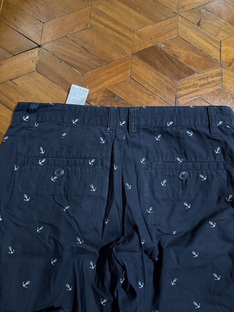 Giordano shorts (Category: Shorts) located in Quezon City. Submitted by vinceco8 (Listing ID 1467545685, Image 3). Description: Size: 29 Location: qc.