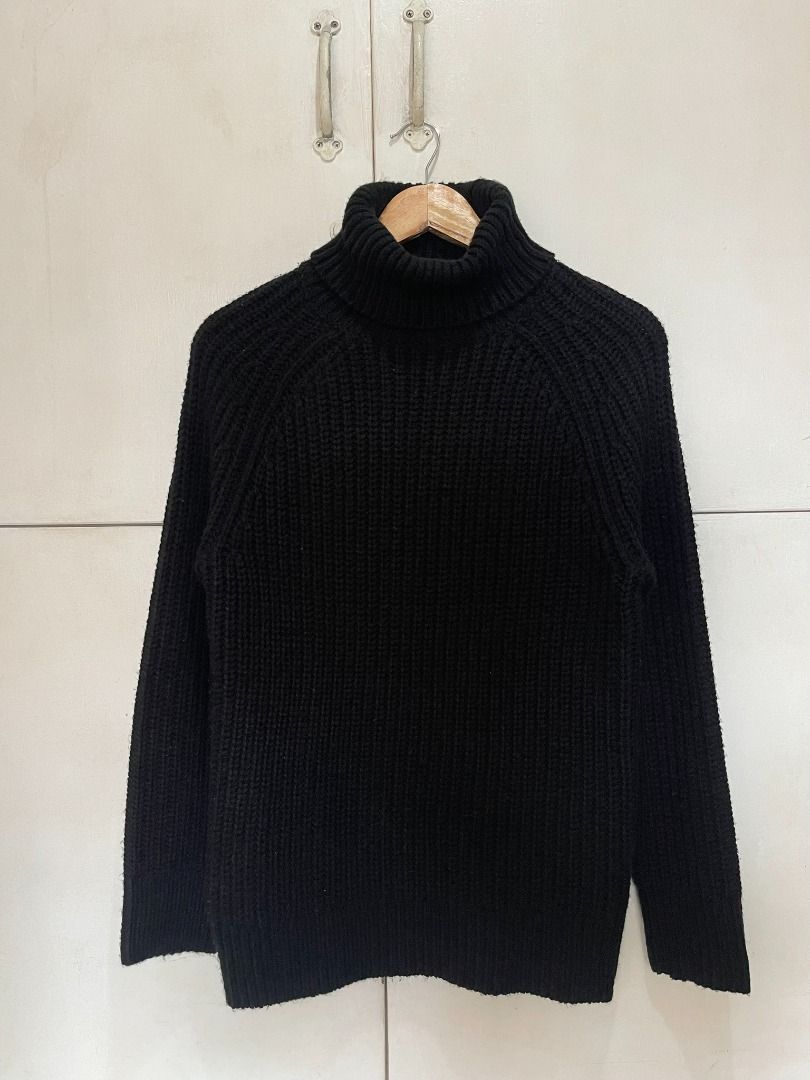 AUTHENTIC GIORDANO TURTLE-NECK KNITTED LONGSLEEVES SWEATER (Category: Coats, Jackets and Outerwear) located in Manila. Submitted by ako.si.lemmor (Listing ID 1467424289, Image 1). Description: This item is authentic and personal used. Dimes: 19.5X27 (M-L) Color rate: 9/10 Issue: Need wash Shipping at your own cost or pickup Mandaluyong..
