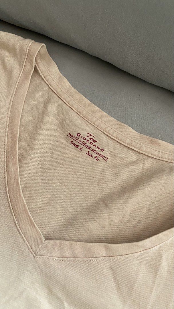 Giordano• V Neck Basic Shirt (Category: Shirts) located in Santa Rosa. Submitted by 07mkl (Listing ID 1467395735, Image 3). Description: Giordano• V Neck Basic Shirt • Condition: 9/10 • Size: med to large • Flaws: none • Color: Beige/skin color ₱100✨.
