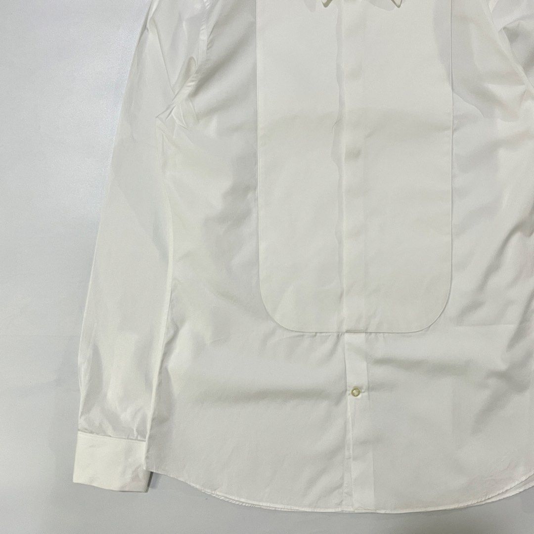 GIVENCHY POPLIN BIB TUXEDO SHIRT (Category: Luxury Apparel) located in Bacolod City. Submitted by the.finest (Listing ID 1467572564, Image 3). Description: Givenchy Poplin bib Tuxedo Shirt Tag Size: 41 Width: 20.5 Length: 30 Condition: 9.5/10 7,500+shipping fee.