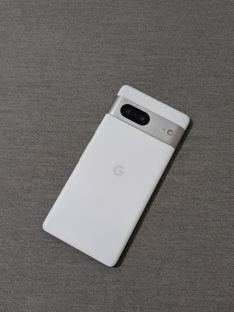 Google Pixel (Category: Google Pixel) located in Manila. Submitted by hellojelo (Listing ID 1467497972, Image 1). Description: with cases and charger.