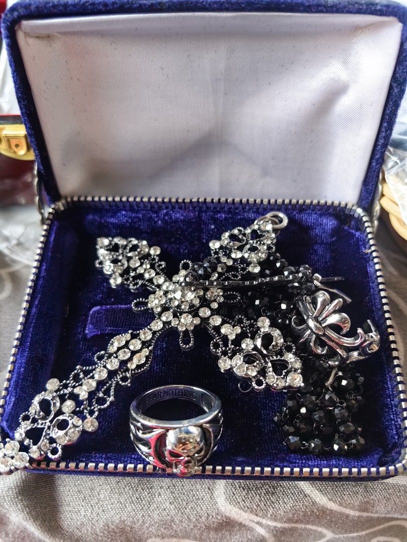 Gothic accessories (Category: Luxury Accessories) located in Calamba. Submitted by princesspauliney. (Listing ID 1467519441, Image 1). Description: Shoppee check out Jnt direct courier First to pay basis Calamba laguna.