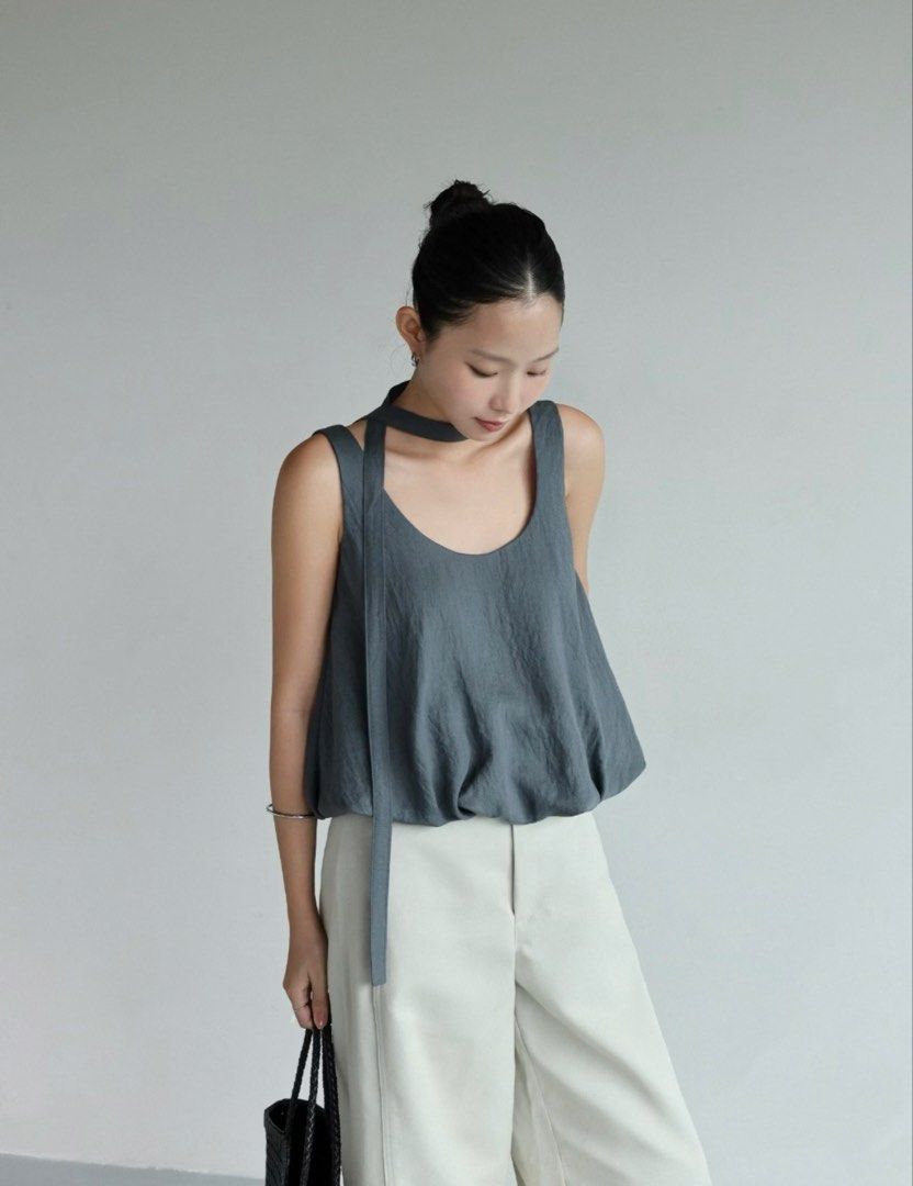 Gray Bubble Tank Top (Category: Sleeveless) located in Malolos. Submitted by xoxoche_n (Listing ID 1467556944, Image 1). Description: Used once Super cuteee! Very presko and hq fabric **straps not included .