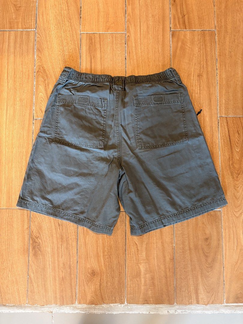 Green Cargo Shorts (Category: Shorts) located in Mandaluyong City. Submitted by boopiefinds (Listing ID 1467402721, Image 2). Description: Dimes: 19.5 length x 17 (flat) waist.