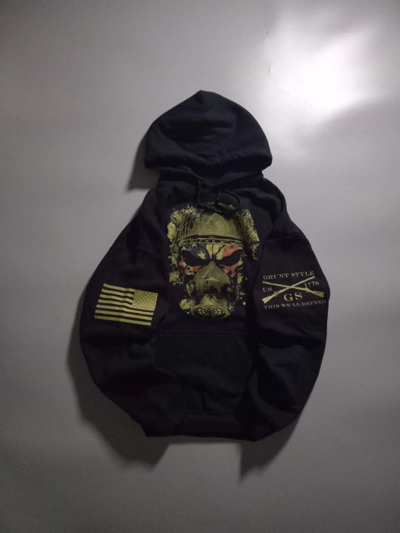 grunt style big head hoodie (Category: Hoodies) located in San Isidro. Submitted by lagloots (Listing ID 1467377940, Image 3). Description: grunt style hoodie makapal tela fits large 📌model's reference: 5'7, 45kg DIMES (IN INCHES) LENGTH: 27 / WIDTH: 24 CONDITION: 9/10 [] COLOR RATE: 9/10 ISSUE: none.