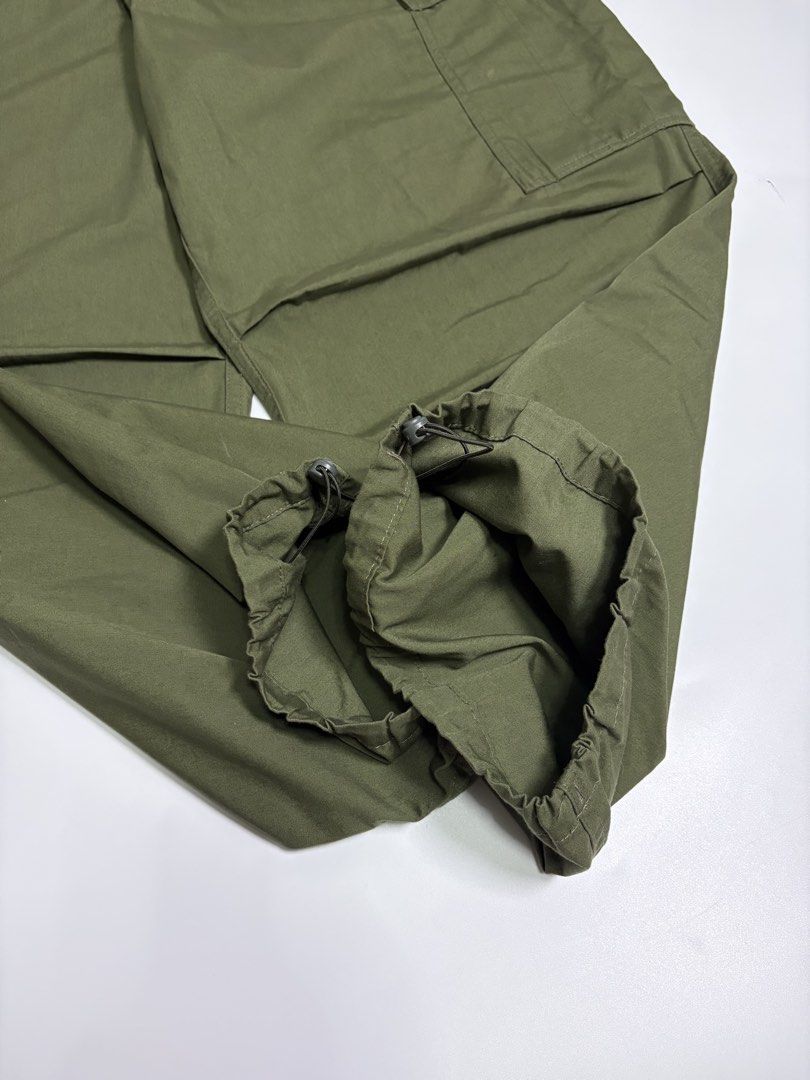 gu cargo wide balloon pants (Category: Joggers) located in Manila. Submitted by bigassforehead (Listing ID 1467409714, Image 3). Description: gu wide cargo balloon pants size xl / 36 - 40 waist 2k only manila.