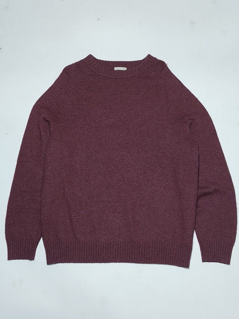 GU crewneck (Category: Longsleeves) located in Tumauini. Submitted by znernatpiece (Listing ID 1467536007, Image 1). Description: GU crewneck excellent condition No issue actual dimensions on pictures unisex +sf.