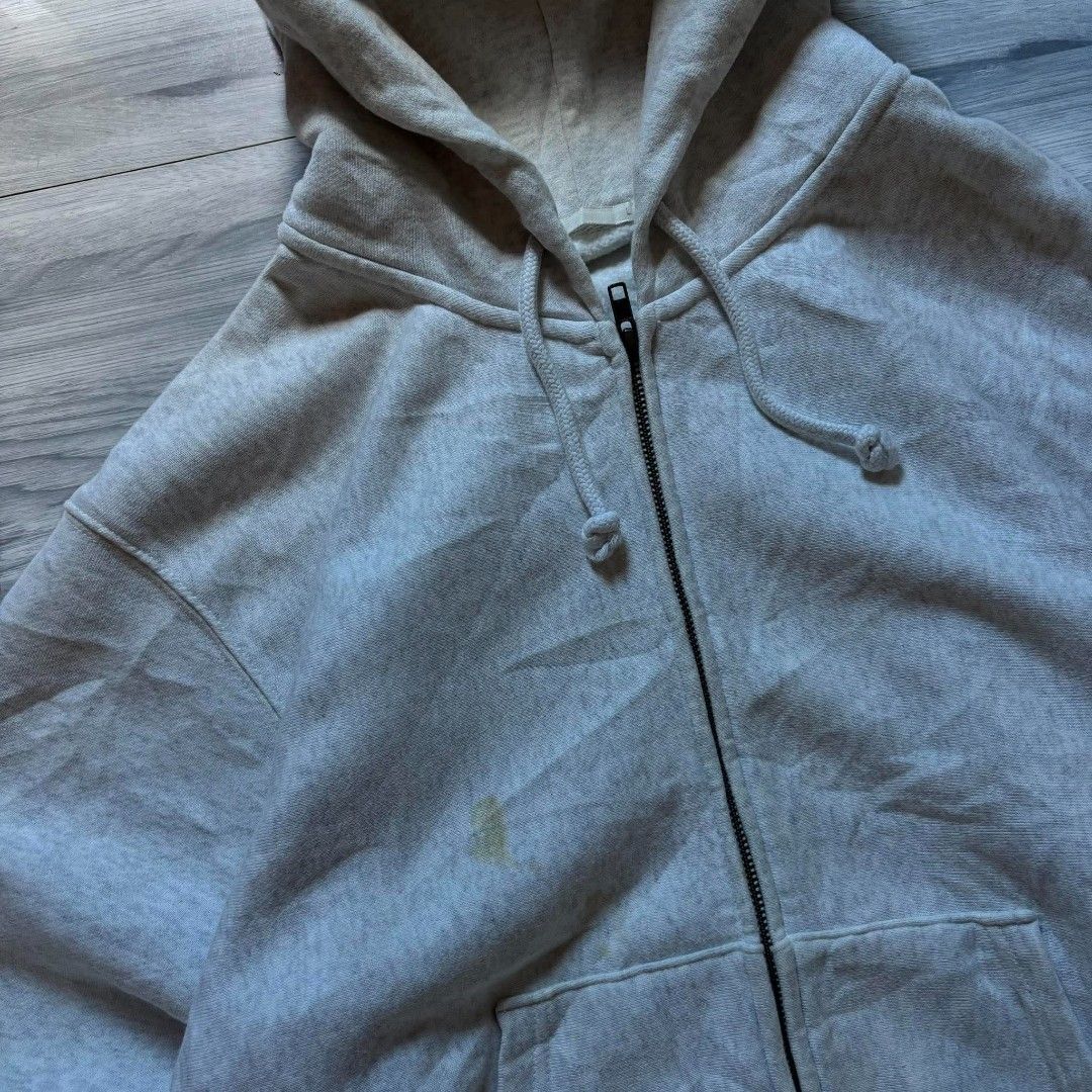 GU full zip Hoodie (Category: Coats, Jackets and Outerwear) located in Baguio. Submitted by thrift_loots2600 (Listing ID 1467481254, Image 3). Description: GU full zip Hoodie Mine: 250 Size: 23x26 (L on tag) Condition: Excellent Issue: Removable Stain.