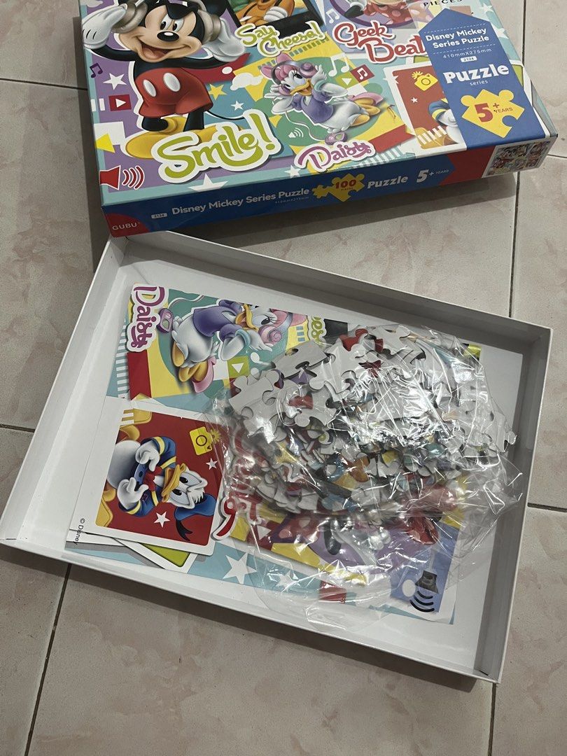 Gubu Disney 100pcs puzzle (Category: Educational & Learning Toys) located in Bay. Submitted by benta_mama (Listing ID 1467378707, Image 3). Description: LO played once, then di na nilaro 🤣 Complete pieces. Can pass as brand new .