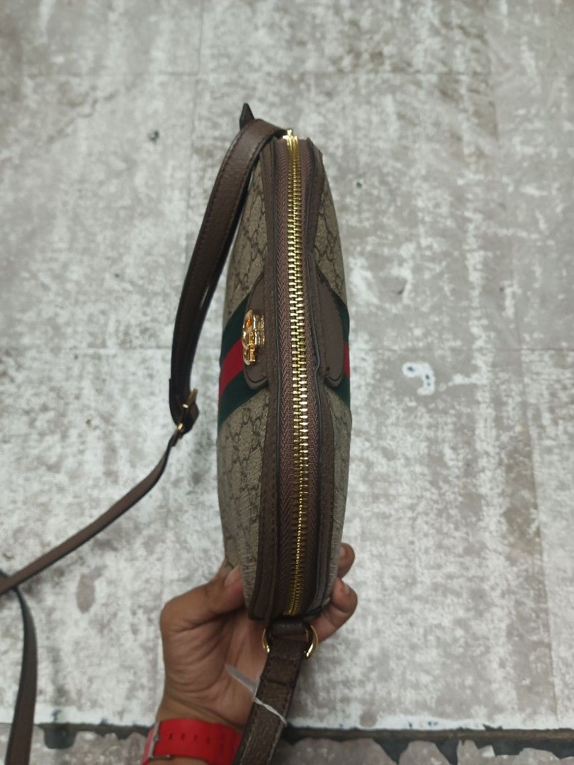 Gucci alma sling bag (Category: Luxury Bags & Wallets) located in Baguio. Submitted by brandeditems16 (Listing ID 1467593574, Image 3). Description: -in good condition -no flaws or damage -vinyl material -dustbag provided only -negotiable price .