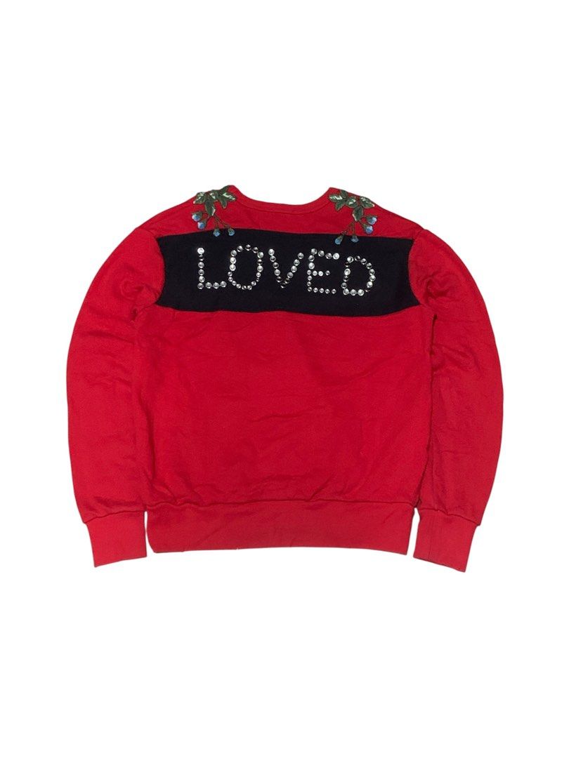 Gucci Distressed (Category: Coats, Jackets and Outerwear) located in Manila. Submitted by lyf_7hrift (Listing ID 1467509109, Image 2). Description: Gucci Distressed Sweater P800 25L 21W Dimes 9.5/10 Color Rate Excellent Condition.
