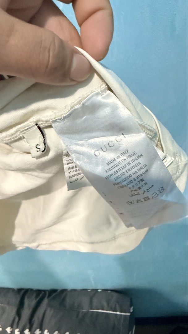 gucci shirt (Category: Activewear) located in Pateros City. Submitted by andrealexthrifts (Listing ID 1467382599, Image 3). Description: .