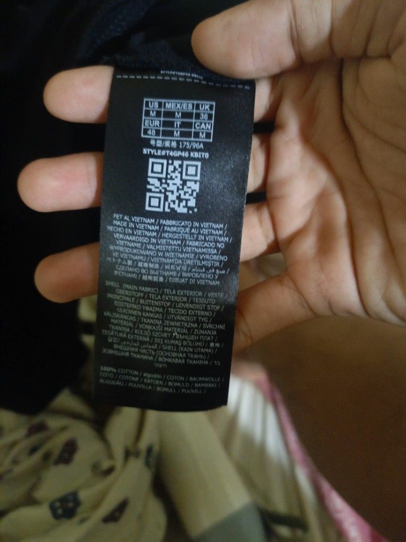 Guess Branded T-Shirt (Category: Activewear) located in Manila. Submitted by wisewolf_c4919e (Listing ID 1467465183, Image 2). Description: Imported from UK. Breathable when used and still in quality condition..
