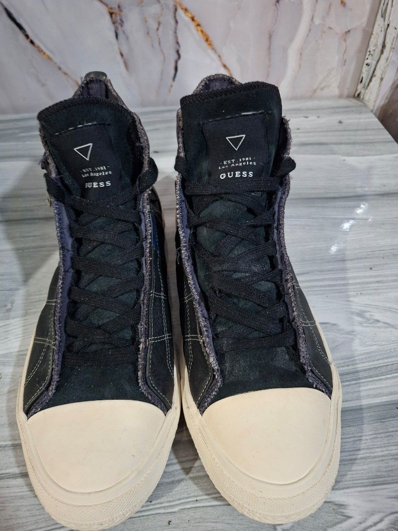 GUESS HIGH SNEAKER SIZE 9.5 MEN (Category: Sneakers) located in General Mariano Alvarez. Submitted by adonid (Listing ID 1467493498, Image 3). Description: GOOD CONDITION ORIGINAL GUESS HIGH SNEAKER NO ISSUE NORMAL SIGN OF USAGE ONLY.