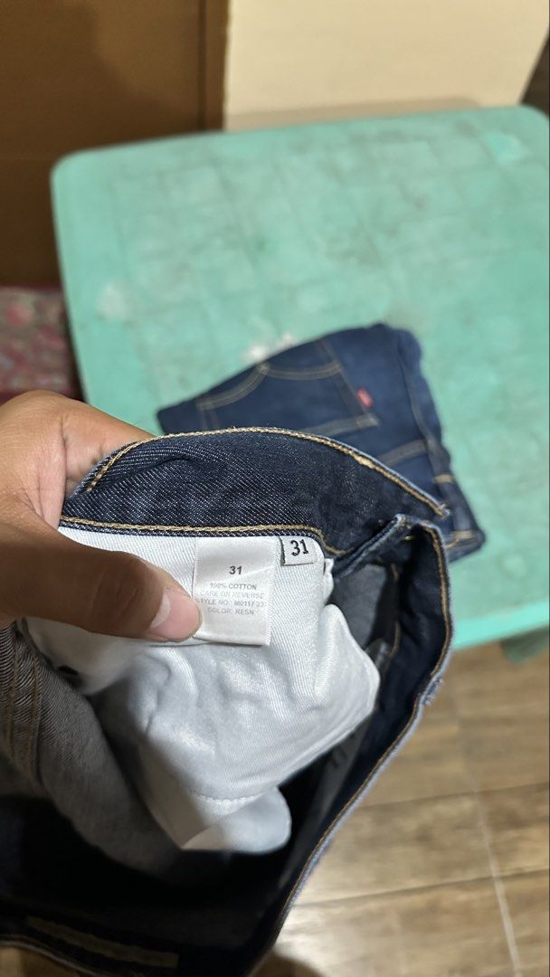 GUESS JEANS (Category: Jeans) located in Manila. Submitted by urban-vintage_2 (Listing ID 1467513662, Image 3). Description: ISSUE: NONE ( NEED WASH ) MOP :GCASH ( NO COD ) SHIP VIA : LALAMOVE & J&T LOCATION : PASIG CITY LENGTH : 41 WIDTH : 31 HEM : 8.