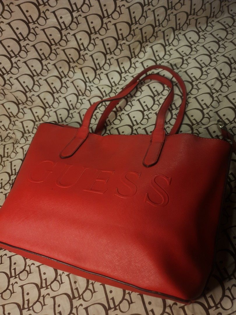 Guess Large Tote Bag (Category: Tote Bags) located in San Fernando. Submitted by retro.district. (Listing ID 1467522781, Image 2). Description: Decluttering Bags RFS: Mom needs to free up some space in her closet - Guess Large Tote bag - Condition: Excellent (Rank A) - no issue - Color Rate: 9.5/10.