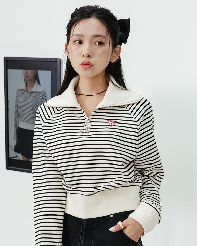 Guess Triangle Point Half-Zip Sweatshirt (Category: Coats, Jackets and Outerwear) located in Cagayan de Oro. Submitted by rayuki39 (Listing ID 1467467353, Image 1). Description: GUESS Half-Zip Sweatshirt / Long-Sleeve Top Size: Small to Medium.