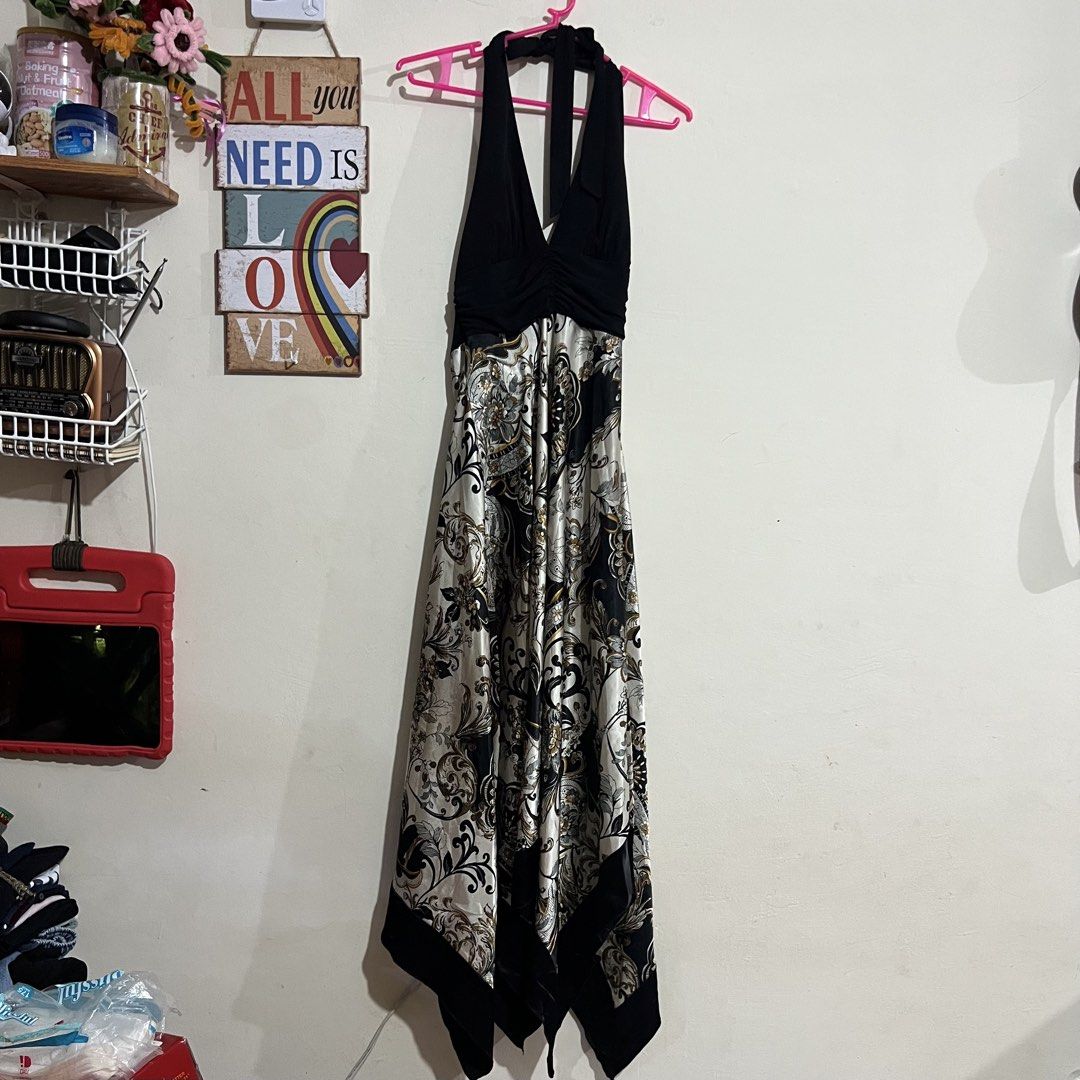 Halter Neck Maxi Dress 2000s Vintage (Category: Dresses) located in Manila. Submitted by Pilarrrrr (Listing ID 1467444600, Image 1). Description: .