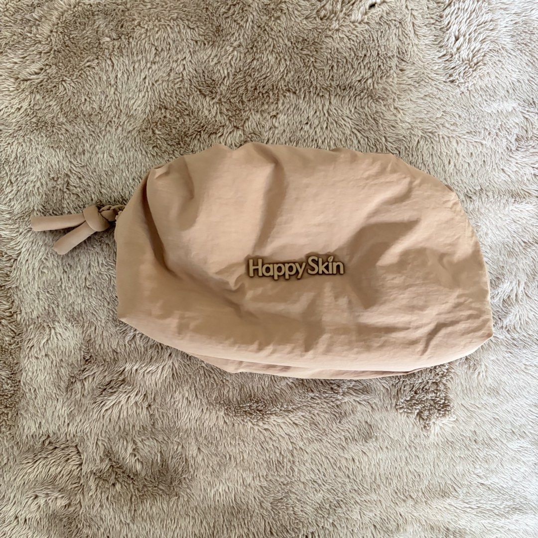 Happy Skin Mallow Pouch (Category: Makeup) located in San Juan City. Submitted by _ands_ (Listing ID 1467464987, Image 1). Description: - Color: Taupe - Bnew; never used.