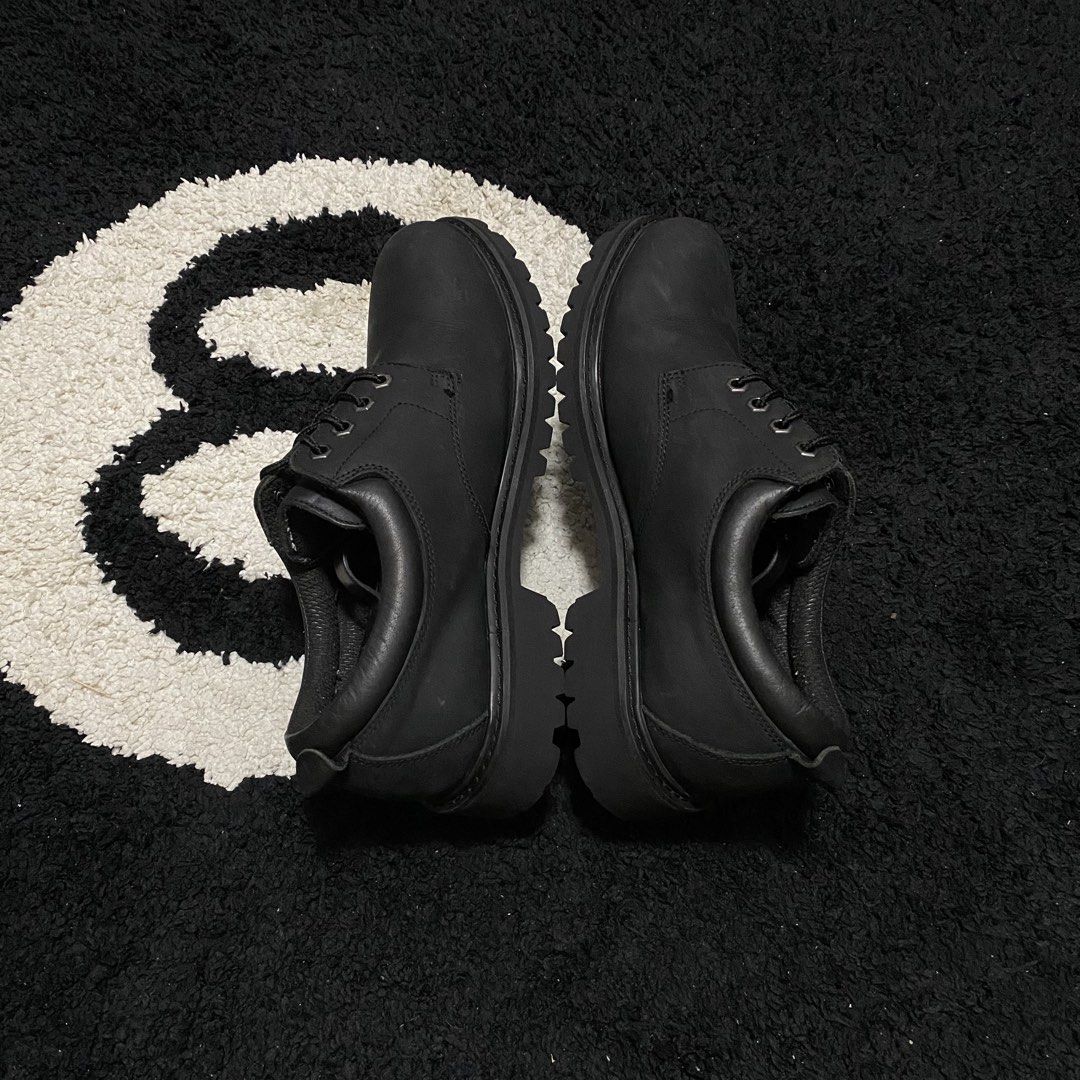 Hawkins (Category: Boots) located in Danao, Cebu. Submitted by sneaks_cebu (Listing ID 1467409470, Image 3). Description: Hawkins Boots Size 8.5us 26.5cm -minor scratch Php 1,650 .