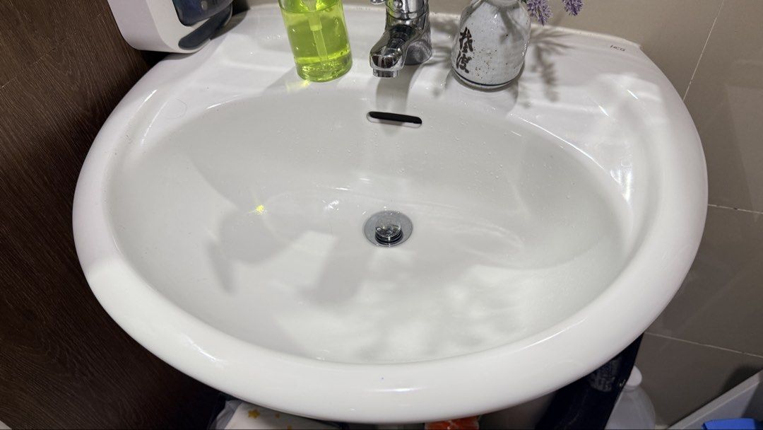 SALE Lavatory set! HCG White Ceramic Bathroom Sink and Mirror with FREE Tissue holder & Exhaust Fan (Category: Bathroom & Kitchen Fixtures) located in Quezon City. Submitted by shane_blueraee (Listing ID 1467601778, Image 3). Description: HCG White Ceramic Bathroom Sink and Mirror Brand: HCG - Condition: Clean surface with minimal wear (removed from a recent bathroom remodel) with FREE Hcg Tissue holder & Akari Exhaust Fan 1,300 only! Pickup only