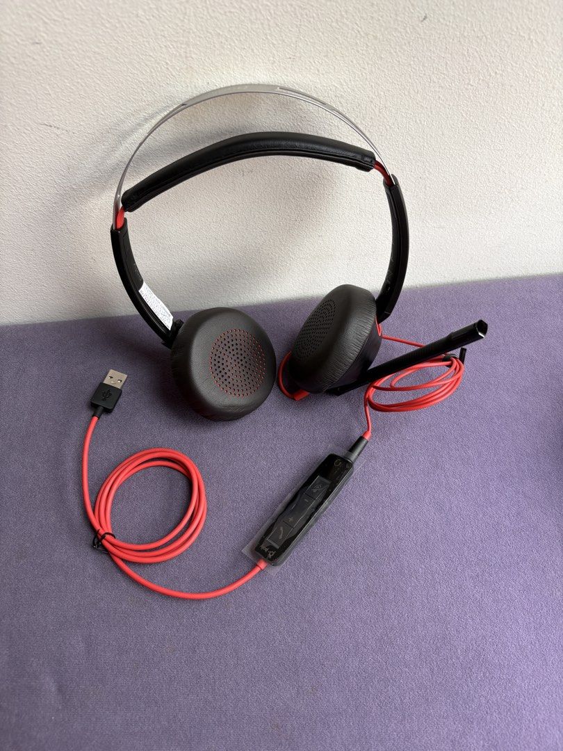Headset (Category: Headphones & Headsets) located in Singapore. Submitted by joyfulfaith (Listing ID 1467426167, Image 3). Description: .