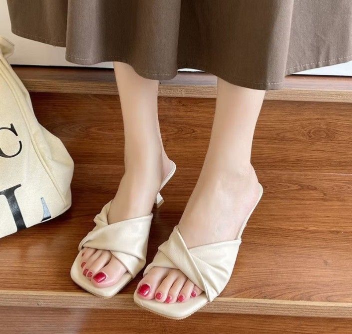 Heels for women (Category: Heels) located in Aliaga. Submitted by kmapparel (Listing ID 1467423086, Image 3). Description: .