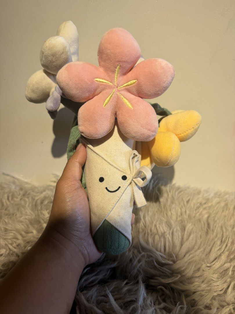 Hellycat flower (Category: Plushies & Soft Toys) located in La Trinidad. Submitted by reeze_24 (Listing ID 1467373442, Image 1). Description: .