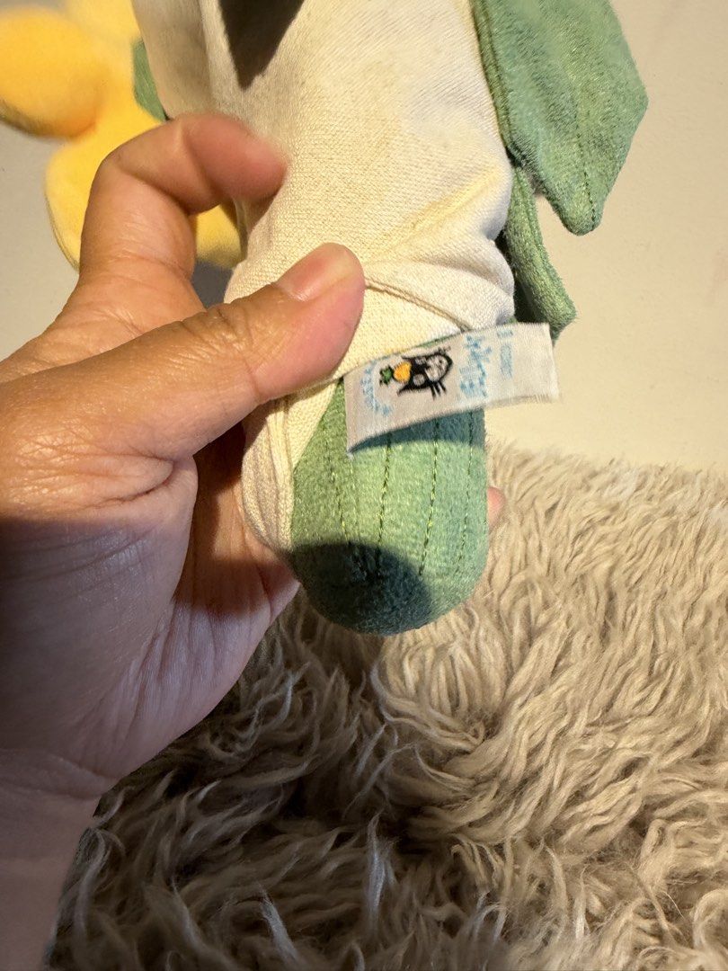 Hellycat flower (Category: Plushies & Soft Toys) located in La Trinidad. Submitted by reeze_24 (Listing ID 1467373442, Image 3). Description: .