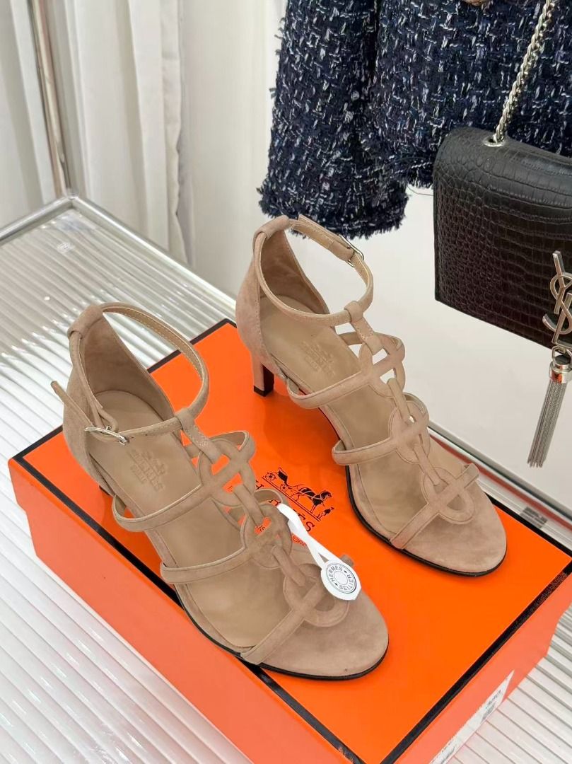 Hermès (Category: Heels) located in Manila. Submitted by ronascalca56969 (Listing ID 1467475165, Image 3). Description: .