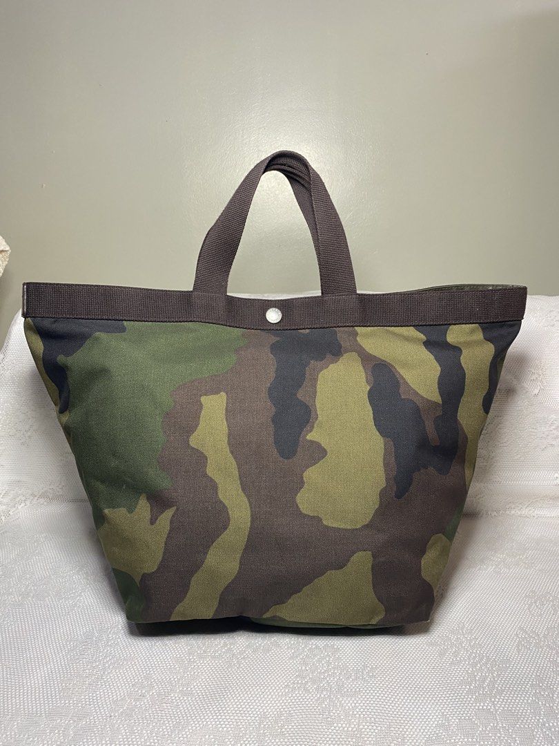 Hervè Chapelier tote bag (Category: Tote Bags) located in Angeles City. Submitted by noagrace (Listing ID 1467413519, Image 1). Description: Herve Chapelier Cordura Nylon Boat-Shaped Tote Bag camouflage pattern Excellent condition Large size P1500.