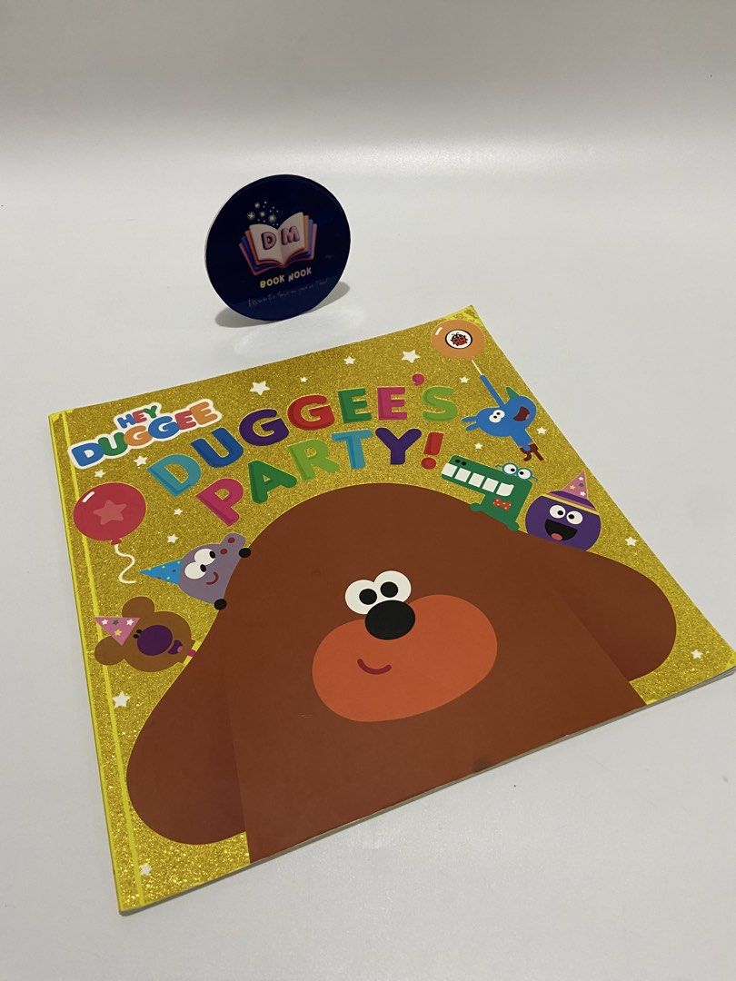 Hey Dugee Dugee Party (Category: Children's Books) located in Caloocan City. Submitted by dmbooknook (Listing ID 1467524595, Image 3). Description: - VGUC, minimal corner crease, excellent inside pages - Large Paperback | Full color illustrations ✨ 𝙒𝙝𝙮 𝙠𝙞𝙙𝙨 𝙡𝙤𝙫𝙚 𝙞𝙩: ✅ 𝘽𝙧𝙞𝙜𝙝𝙩, 𝙘𝙤𝙡𝙤𝙧𝙛𝙪𝙡 𝙞𝙡𝙡𝙪𝙨𝙩𝙧𝙖𝙩𝙞𝙤𝙣𝙨 - 𝙨𝙩𝙧𝙖𝙞𝙜𝙝𝙩 𝙛𝙧𝙤𝙢 𝙩𝙝𝙚 𝘾𝘽𝙚𝙚𝙗𝙞𝙚𝙨 𝙨𝙝𝙤𝙬! ✅ 𝙎𝙝𝙤𝙧𝙩, 𝙨𝙞𝙢𝙥𝙡𝙚 𝙨𝙩𝙤𝙧𝙞𝙚𝙨 - 𝙥𝙚