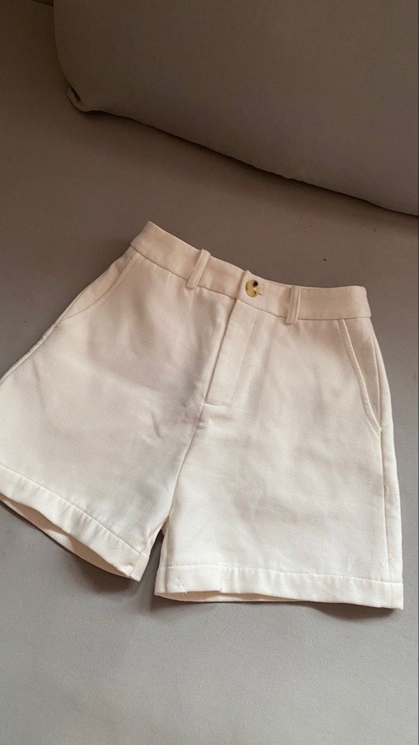 Highwaisted Shorts (Category: Shorts) located in Santa Rosa. Submitted by 07mkl (Listing ID 1467403680, Image 3). Description: Highwaisted Shorts • Condition: 9/10 • Size: 24-25 • Flaws: none • Color: White ₱150✨.