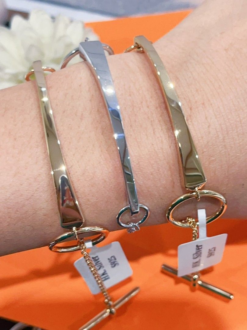 HK setting S925 Silver Bracelet (Category: Bracelets) located in Manila. Submitted by bhelgoldseller2ndaccount (Listing ID 1467521441, Image 1). Description: HK setting S925 Silver 900/g Brandnew Pm me for other details.